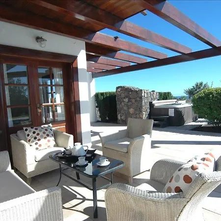 Villa In Puerto Del Carmen Sleeps 8 Includes Swimming Pool And Air Con