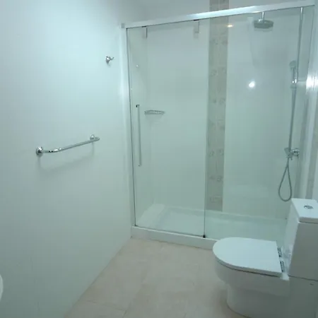 Vila In Puerto Del Carmen Sleeps 8 Includes Swimming Pool And Air Con Puerto del Carmen (Lanzarote)