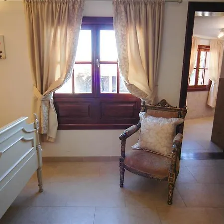 Vila In Puerto Del Carmen Sleeps 8 Includes Swimming Pool And Air Con Puerto del Carmen (Lanzarote)