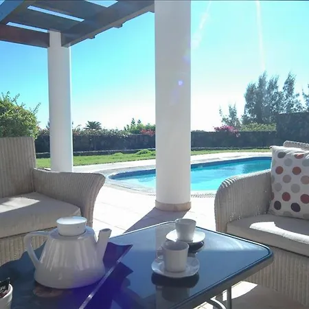 In Puerto Del Carmen Sleeps 8 Includes Swimming Pool And Air Con Vila